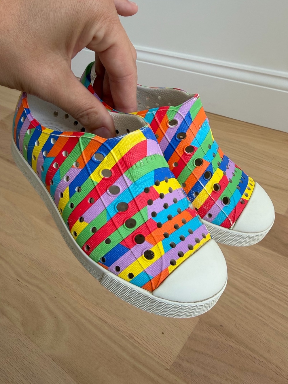 Native Shoes Kids Jefferson Slip On Waterproof Sneakers Rainbow Stripe Size C9